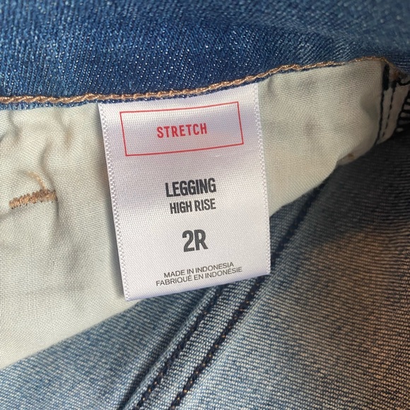 🌼HP🌼 NWOT Express- Embroidered Floral Jeans, SIZE: 2R - Picture 2 of 7